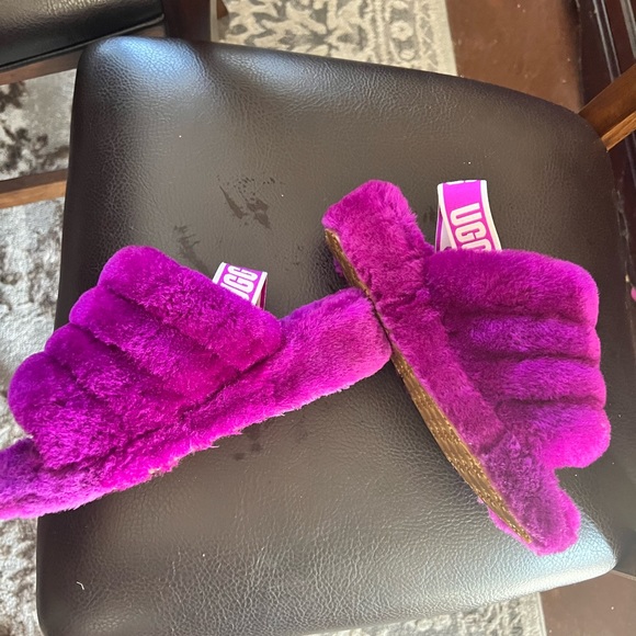 Ugg Slippers size 6 pink - Picture 5 of 7